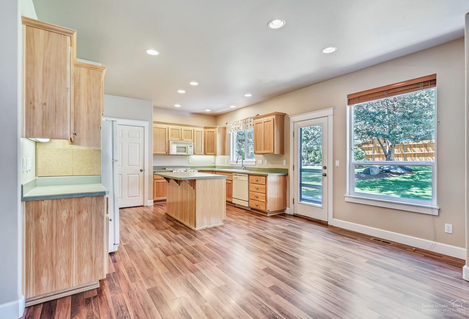 1067 Northwest Stannium Road Bend, OR 97703 - Photo 6 of 25 Additional Photo