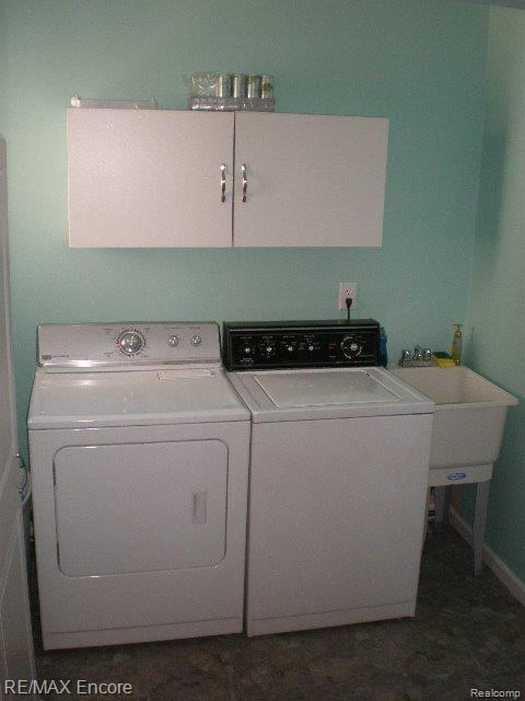 8991 Clark Road Clarkston, MI 48346 - Photo 39 of 45 FIRST FLOOR LAUNDRY