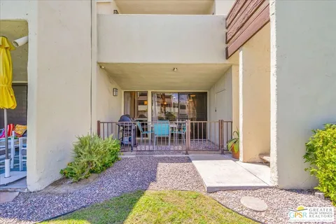 $229,000 | 1655 East Palm Canyon Drive, Unit 609, Palm Springs, CA 92264