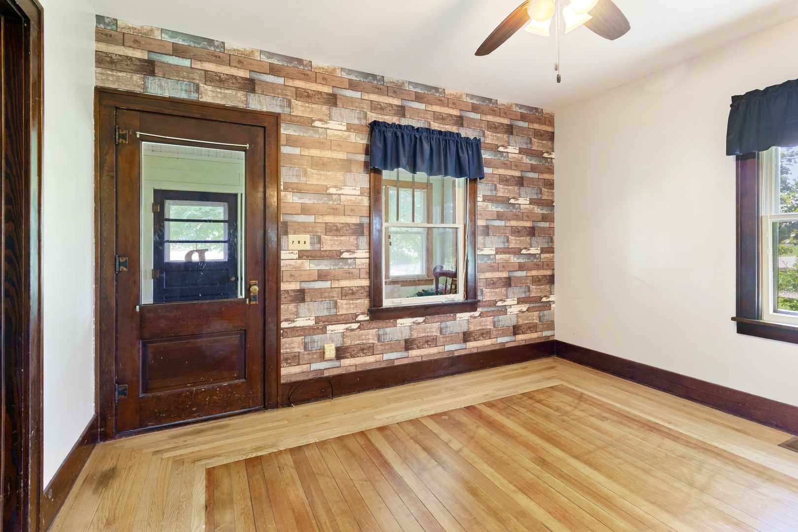 311 North Front Road Danforth, IL 60930 - Photo 4 of 16