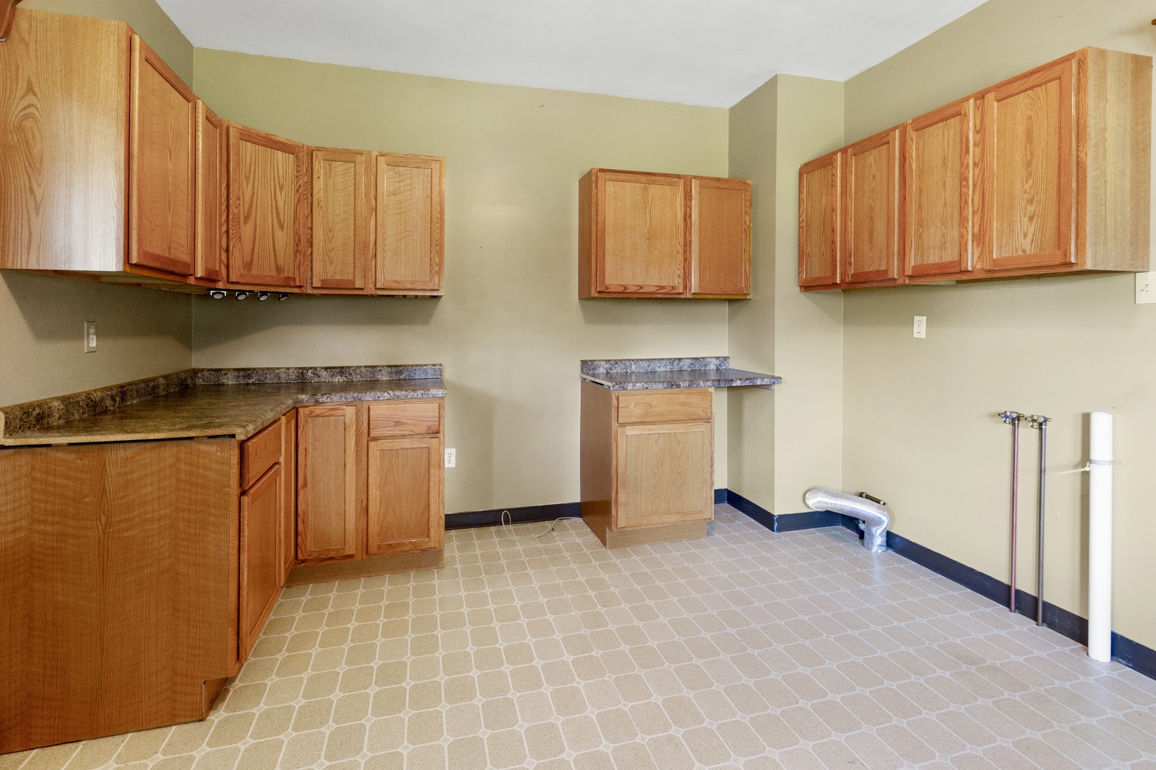 311 North Front Road Danforth, IL 60930 - Photo 8 of 16