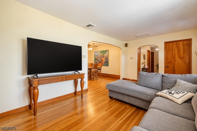 281 East Asbury Anderson Road Washington, NJ 07882 - Photo 6 of 43 Gallery Image 6
