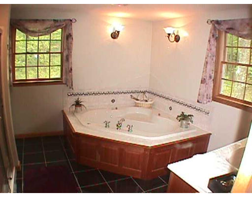 344 Fowler Road Northbridge, MA 01534 - Photo 5 of 9