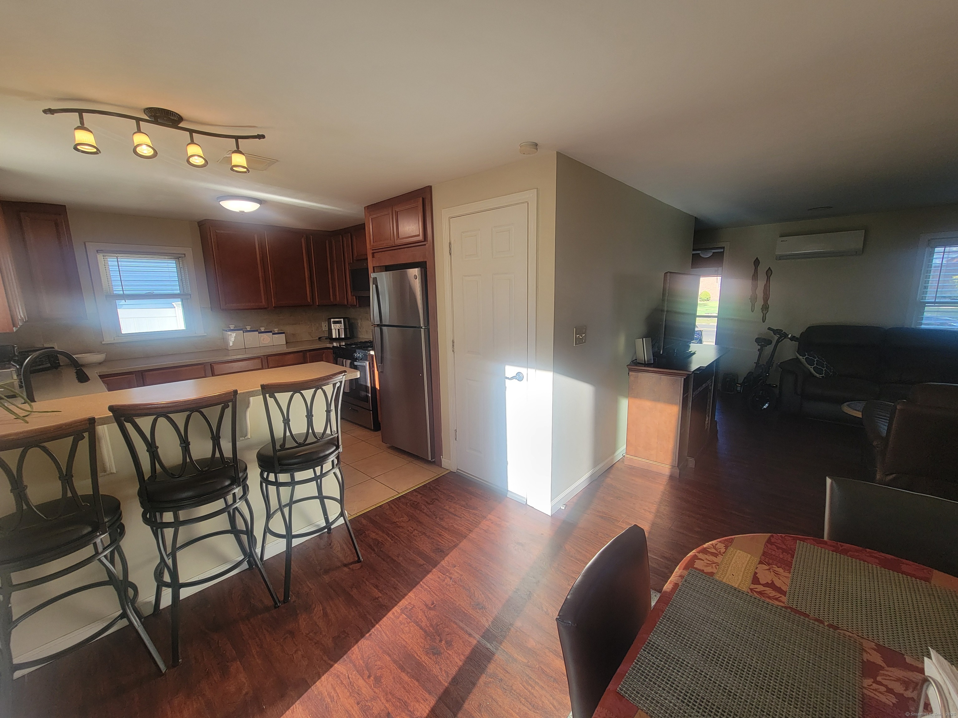 336 Circular Avenue Hamden, CT 06514 - Photo 7 of 21