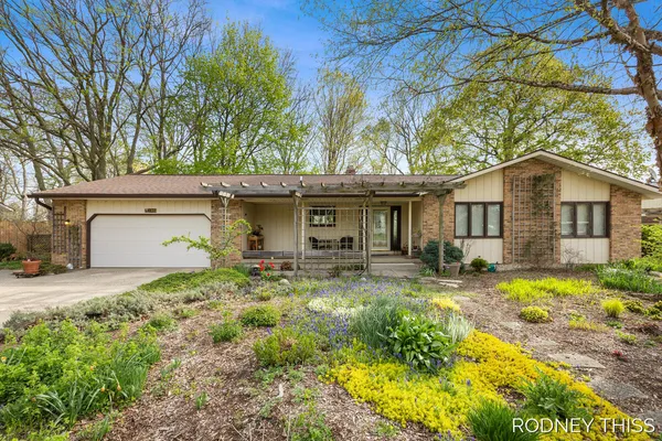 $405,000 | 1445 Ridgewood Drive, Jenison, MI 49428
