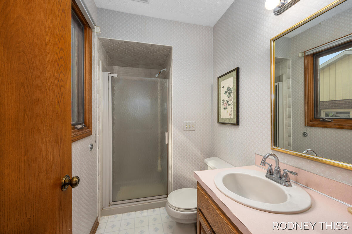 1445 Ridgewood Drive Jenison, MI 49428 - Photo 16 of 37 1445-Ridgewood_016