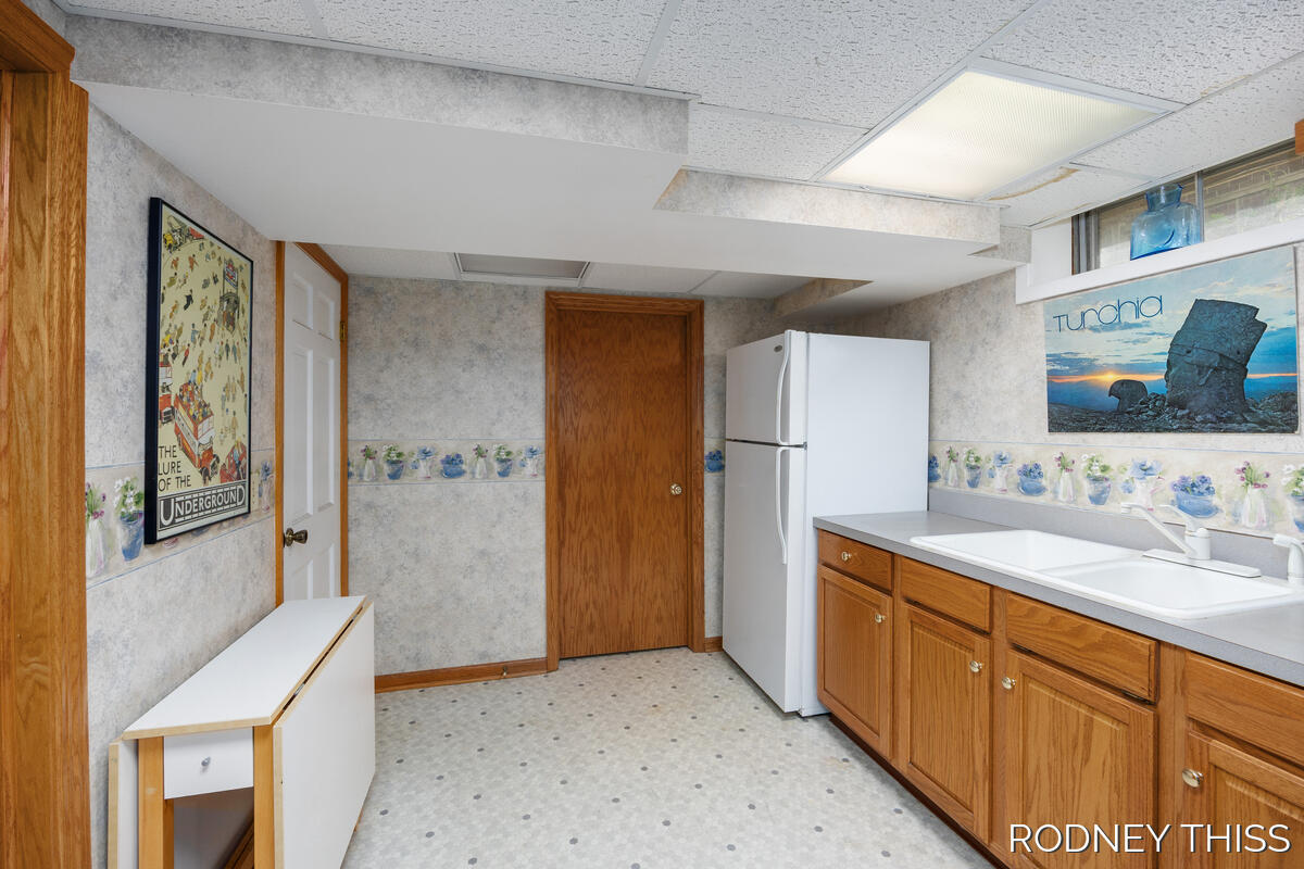 1445 Ridgewood Drive Jenison, MI 49428 - Photo 25 of 37 1445-Ridgewood_025