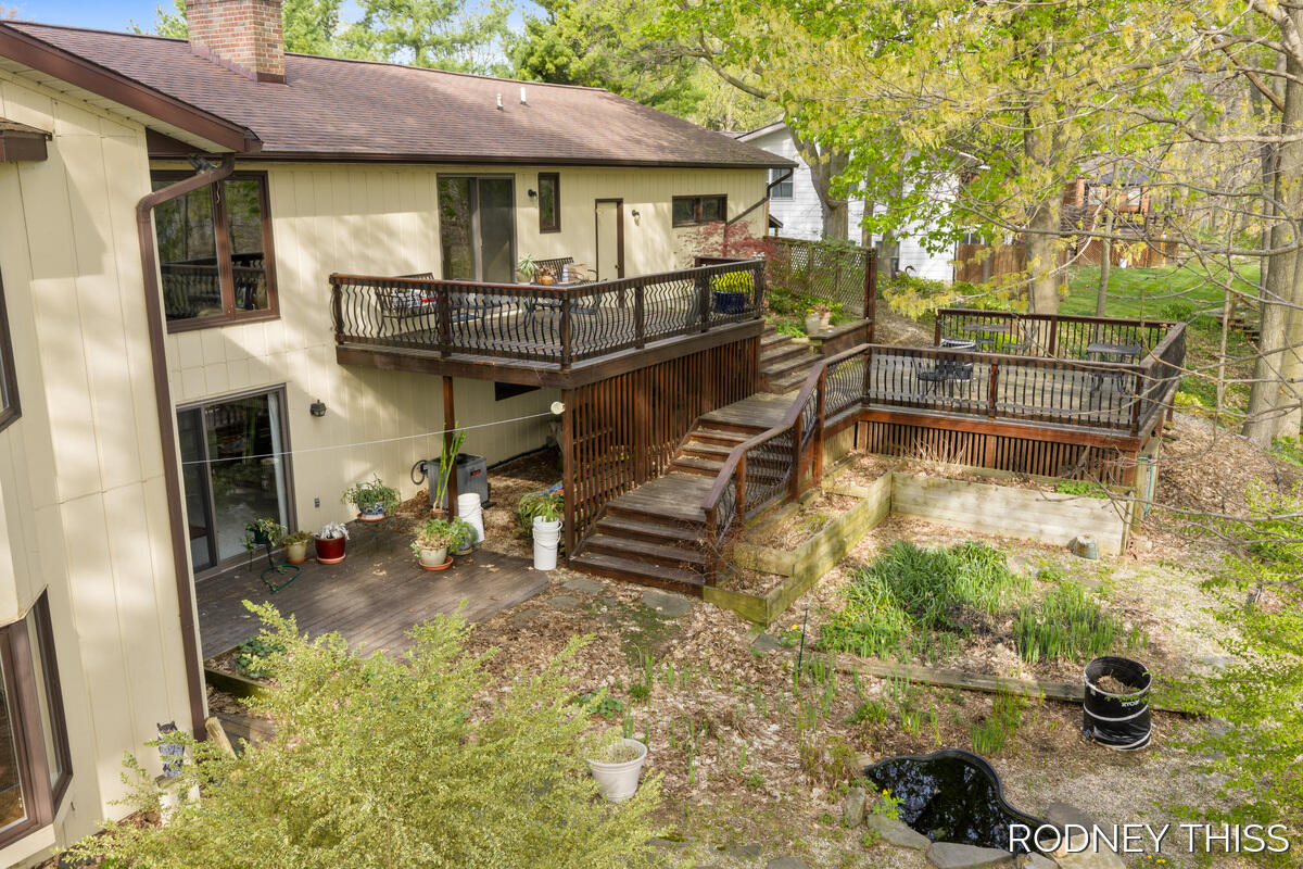 1445 Ridgewood Drive Jenison, MI 49428 - Photo 35 of 37 1445-Ridgewood_204