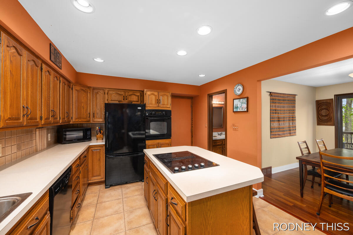1445 Ridgewood Drive Jenison, MI 49428 - Photo 10 of 37 1445-Ridgewood_010