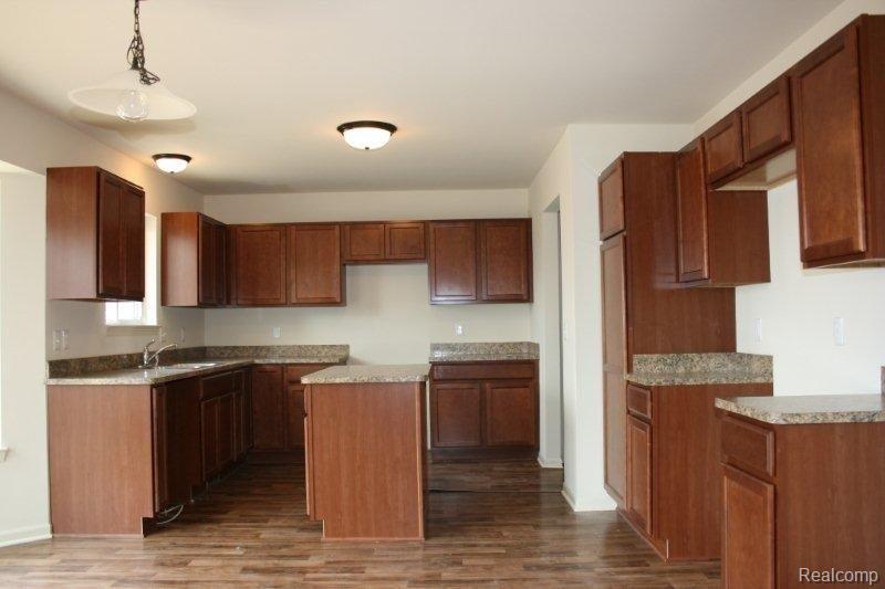 9083 Maple Ridge Drive Newport, MI 48166 - Photo 8 of 25 IMG_6655.jpg