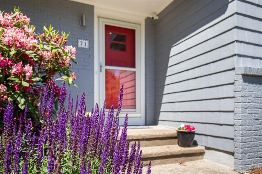 71 Primrose Hill Road Barrington, RI 02806 - Photo 4 of 49
