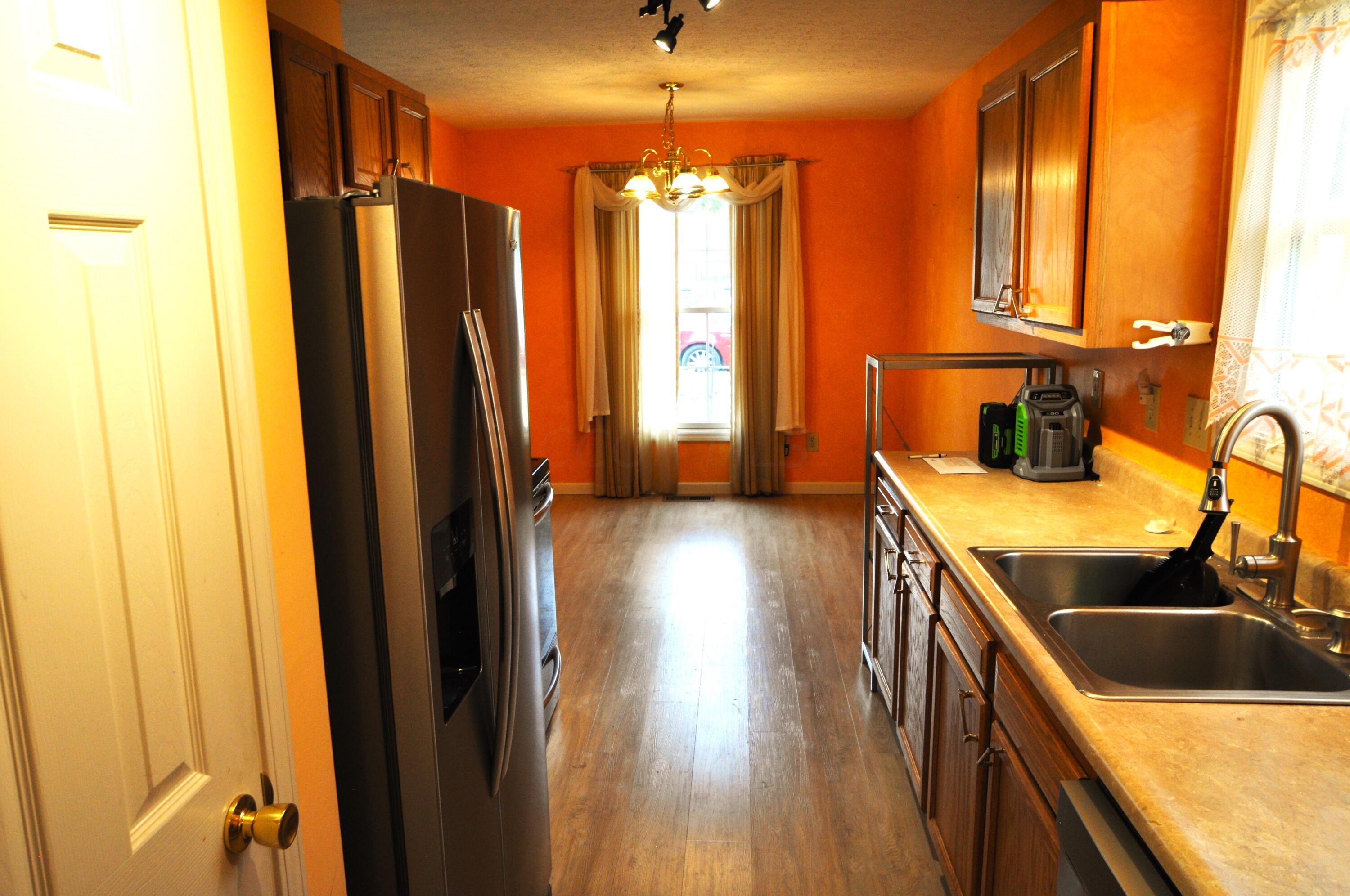 81 Riley Avenue London, OH 43140 - Photo 3 of 11 DSC_0008