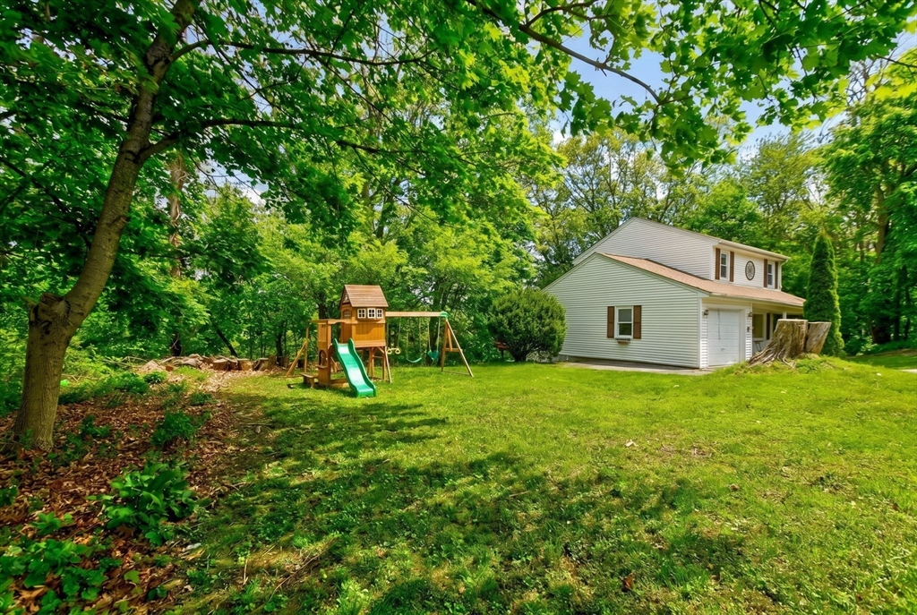 48 Westview Road Worcester, MA 01602 - Photo 34 of 37