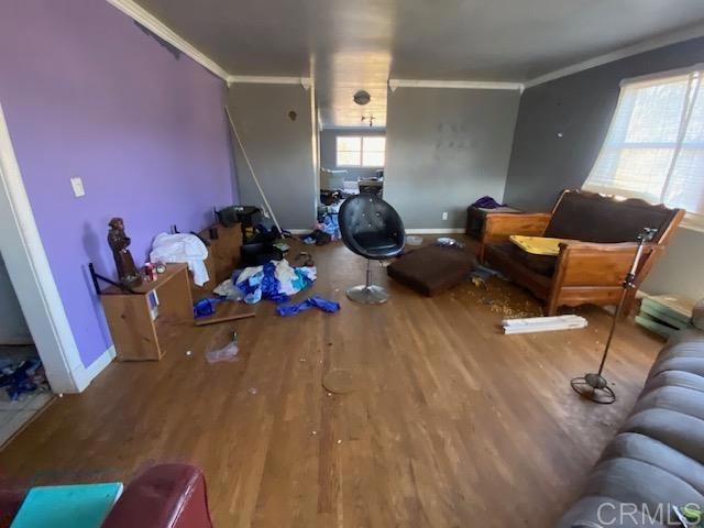 5676 Dehesa Road El Cajon, CA 92019 - Photo 11 of 23 a room with furniture and a window