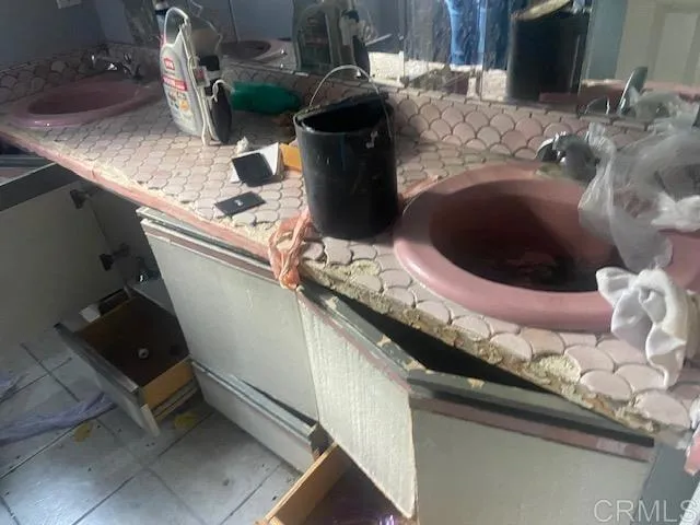 a close view of light fixtures