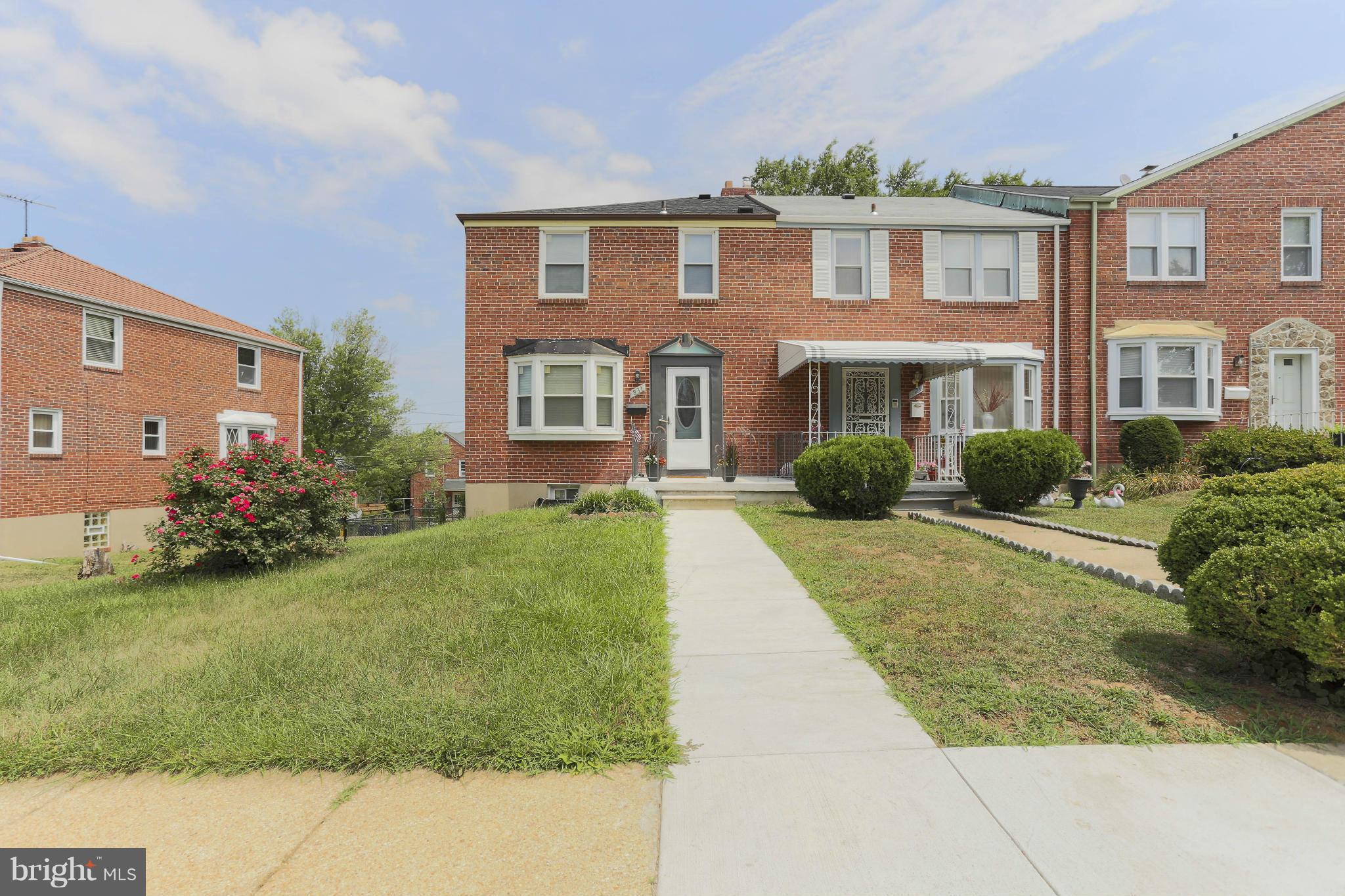 831 Stamford Road Baltimore, MD 21229 - Photo 2 of 29 Exterior (Front)