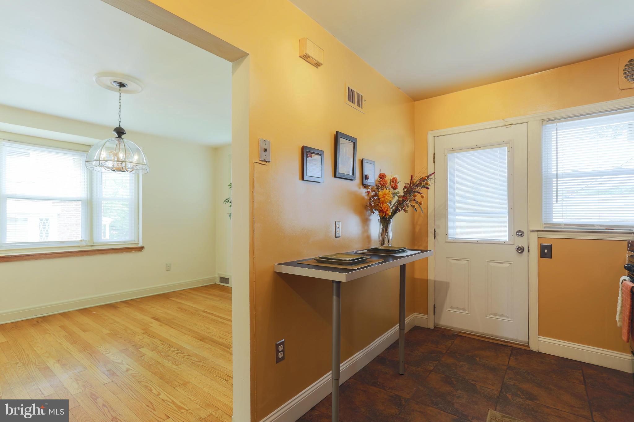 831 Stamford Road Baltimore, MD 21229 - Photo 15 of 29 Kitchen