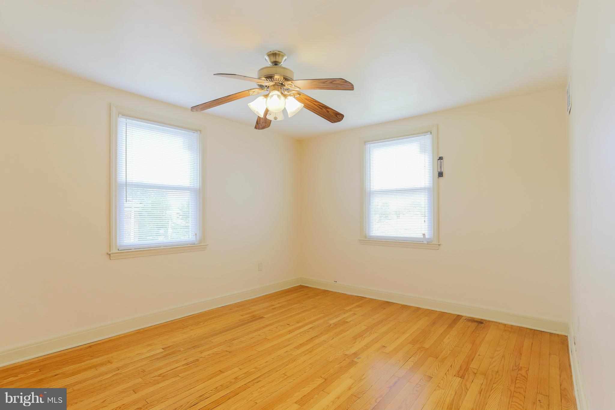 831 Stamford Road Baltimore, MD 21229 - Photo 20 of 29 Bedroom