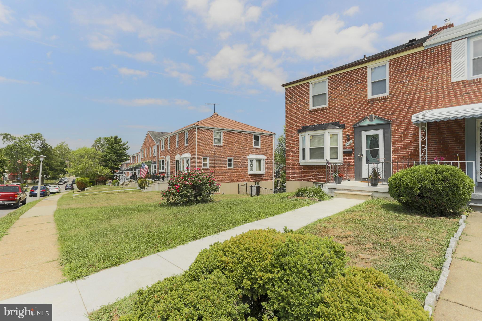 831 Stamford Road Baltimore, MD 21229 - Photo 3 of 29 Exterior (Front)