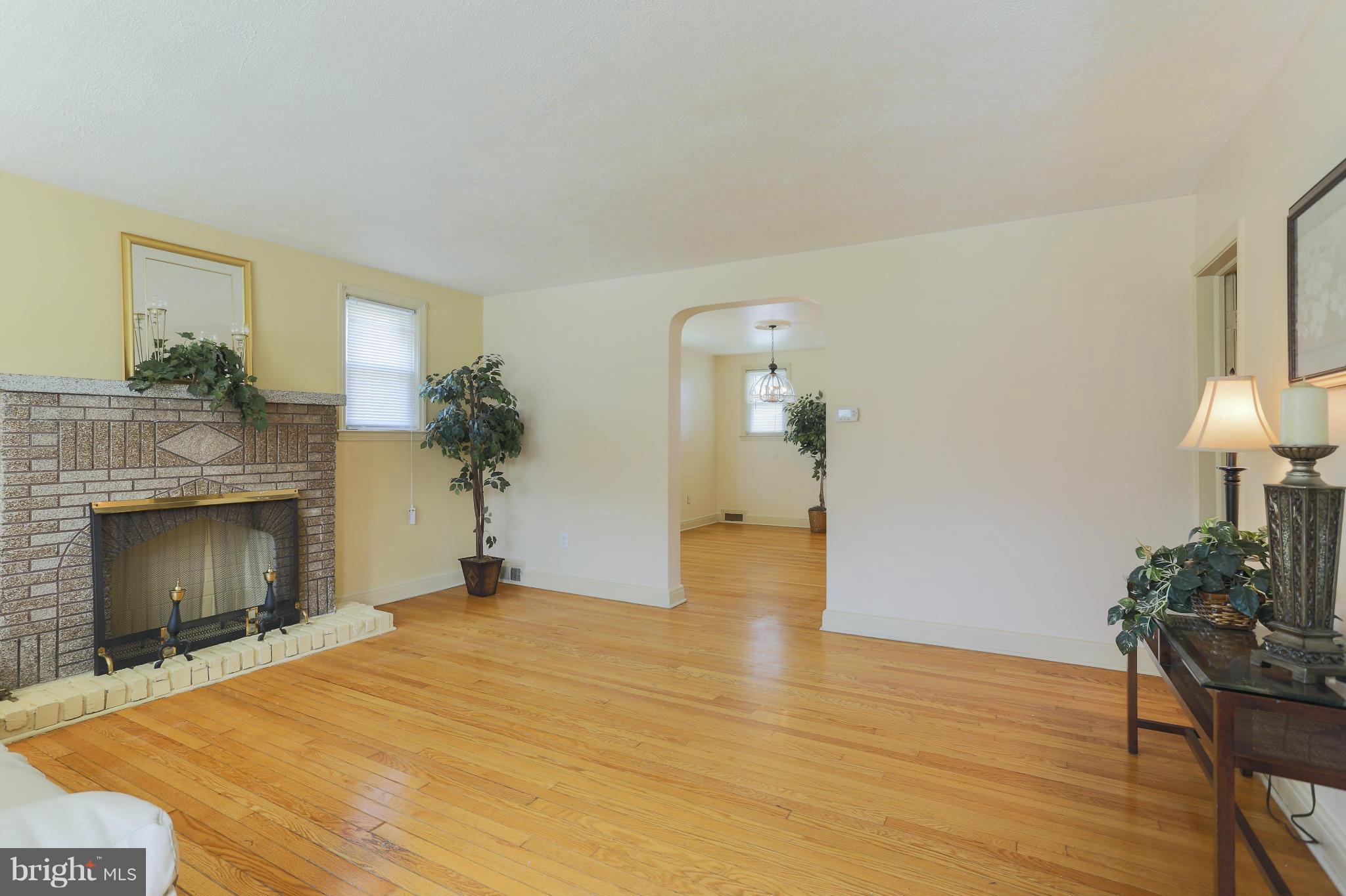 831 Stamford Road Baltimore, MD 21229 - Photo 4 of 29 Dining Room