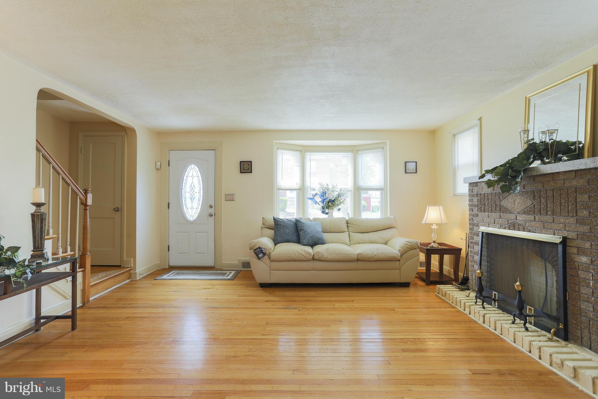 831 Stamford Road Baltimore, MD 21229 - Photo 6 of 29 Dining Room