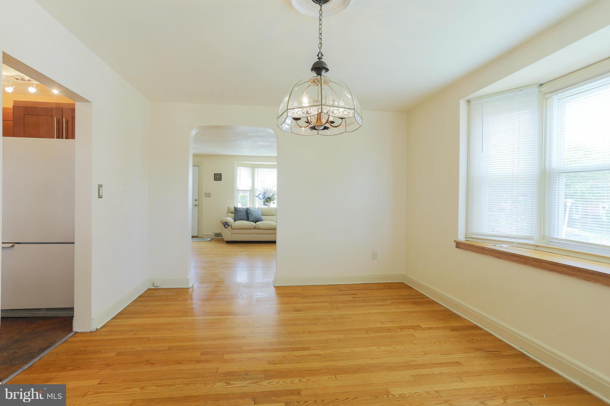 831 Stamford Road Baltimore, MD 21229 - Photo 10 of 29 Dining Room