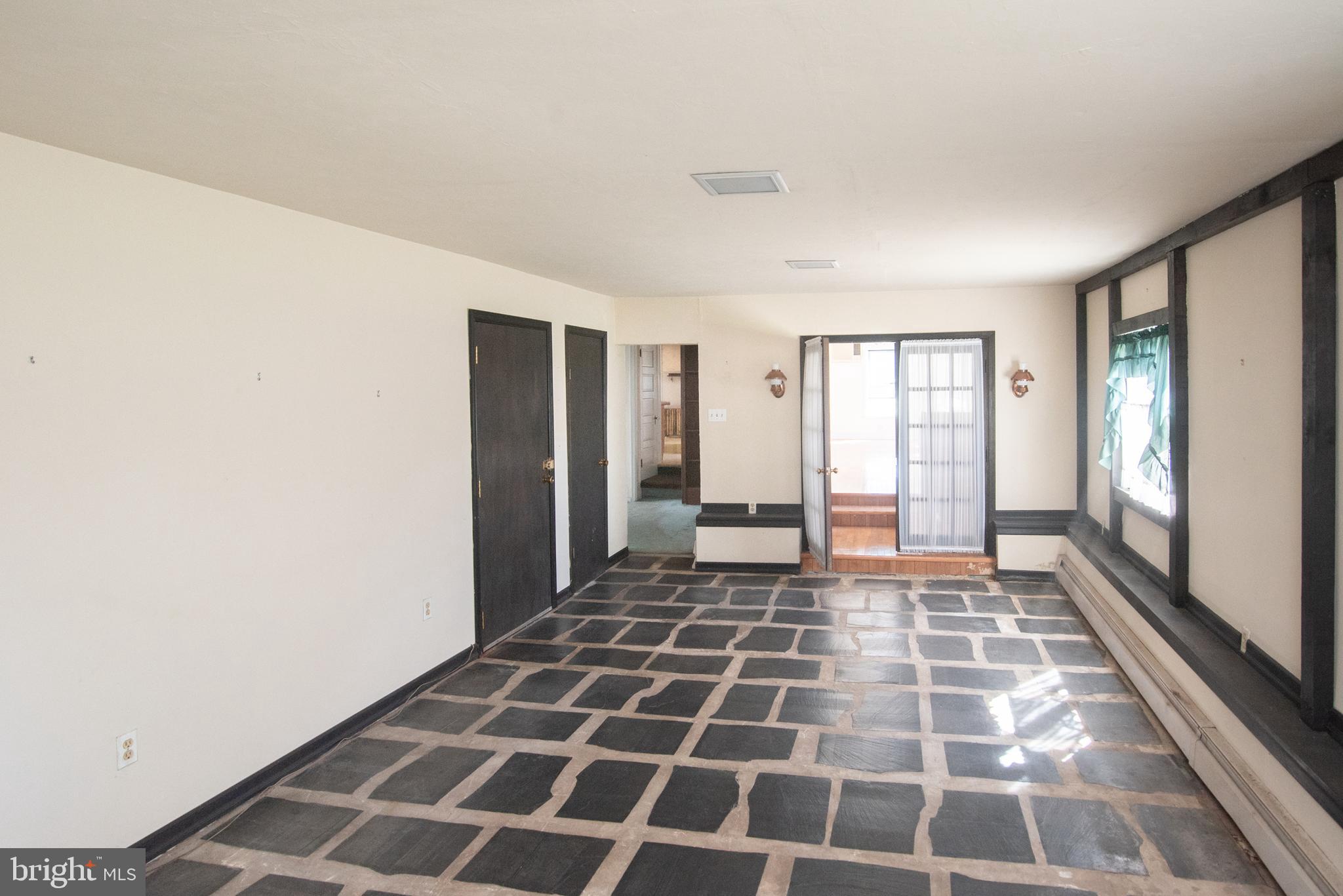 800 Forrest Street Lansdale, PA 19446 - Photo 17 of 42 a picture of a black and white checkered floor