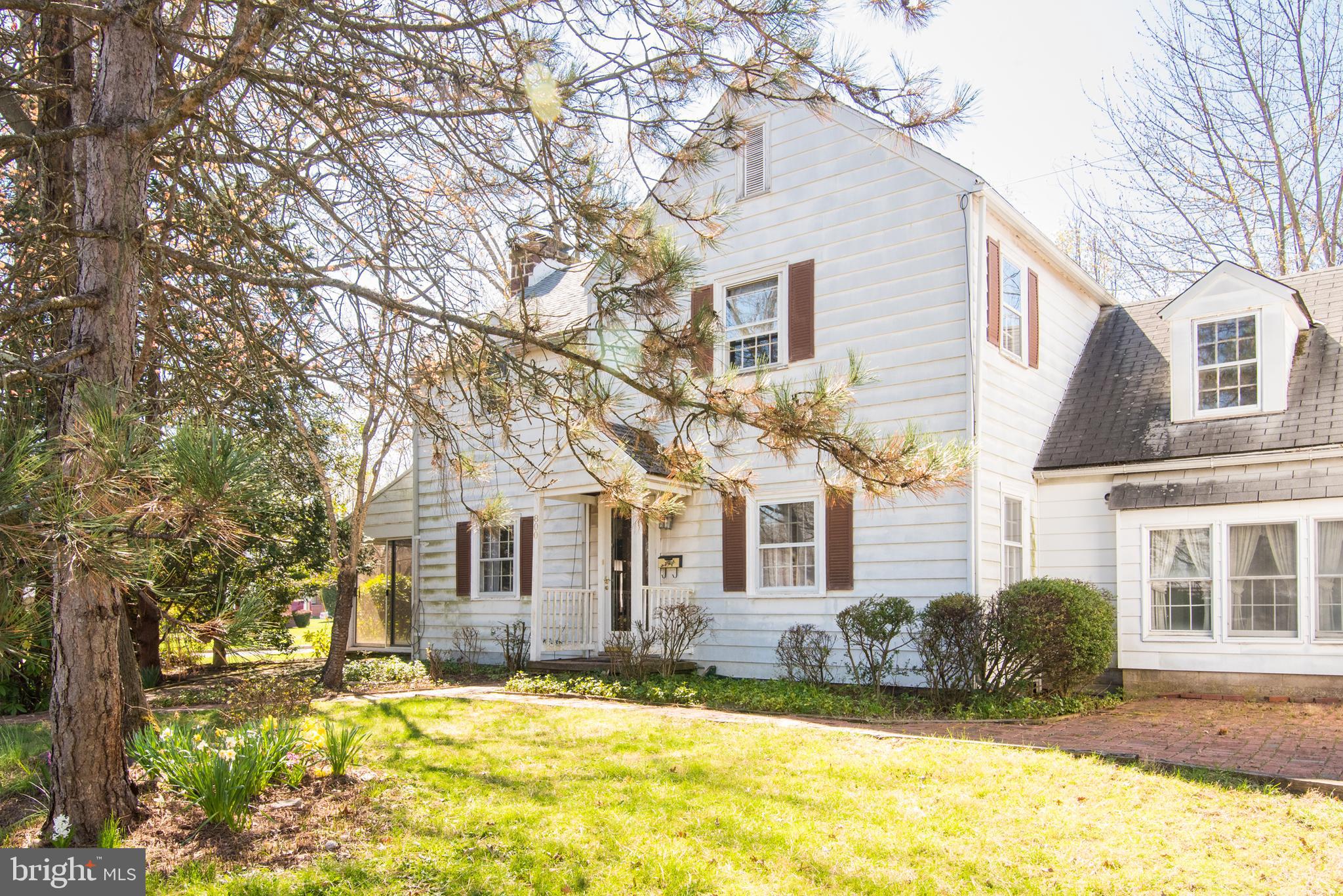 800 Forrest Street Lansdale, PA 19446 - Photo 2 of 42 a view of a white house with a large windows and a yard