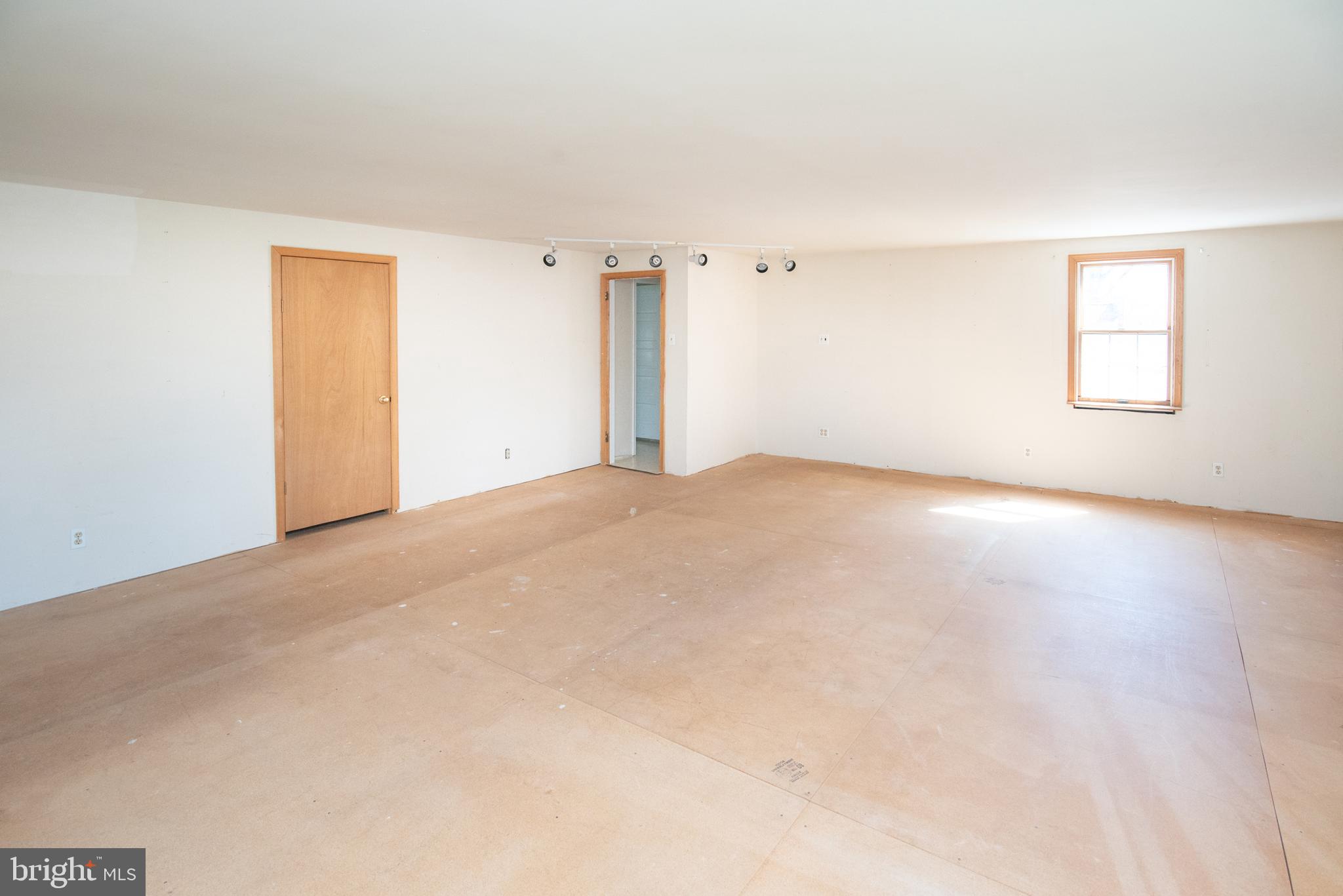 800 Forrest Street Lansdale, PA 19446 - Photo 23 of 42 a view of an empty room