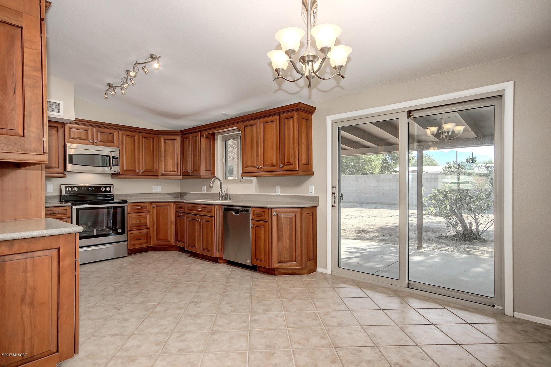 7532 North Rasmussen Avenue Tucson, AZ 85741 - Photo 6 of 23 Gallery Image 6