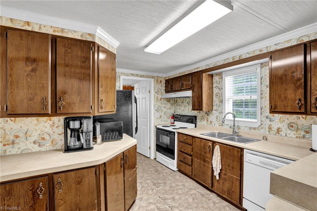 1921 Sizemore Road Germanton, NC 27019 - Photo 12 of 32 Gallery Image 12