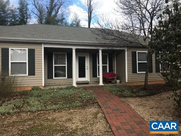 $3,200 | 109 Chelsea Drive, Unit 4, Charlottesville, VA 22903