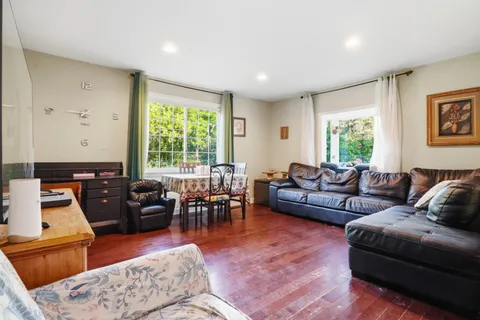 $360,000 | 937 Elsie Avenue, Gurnee, IL 60031