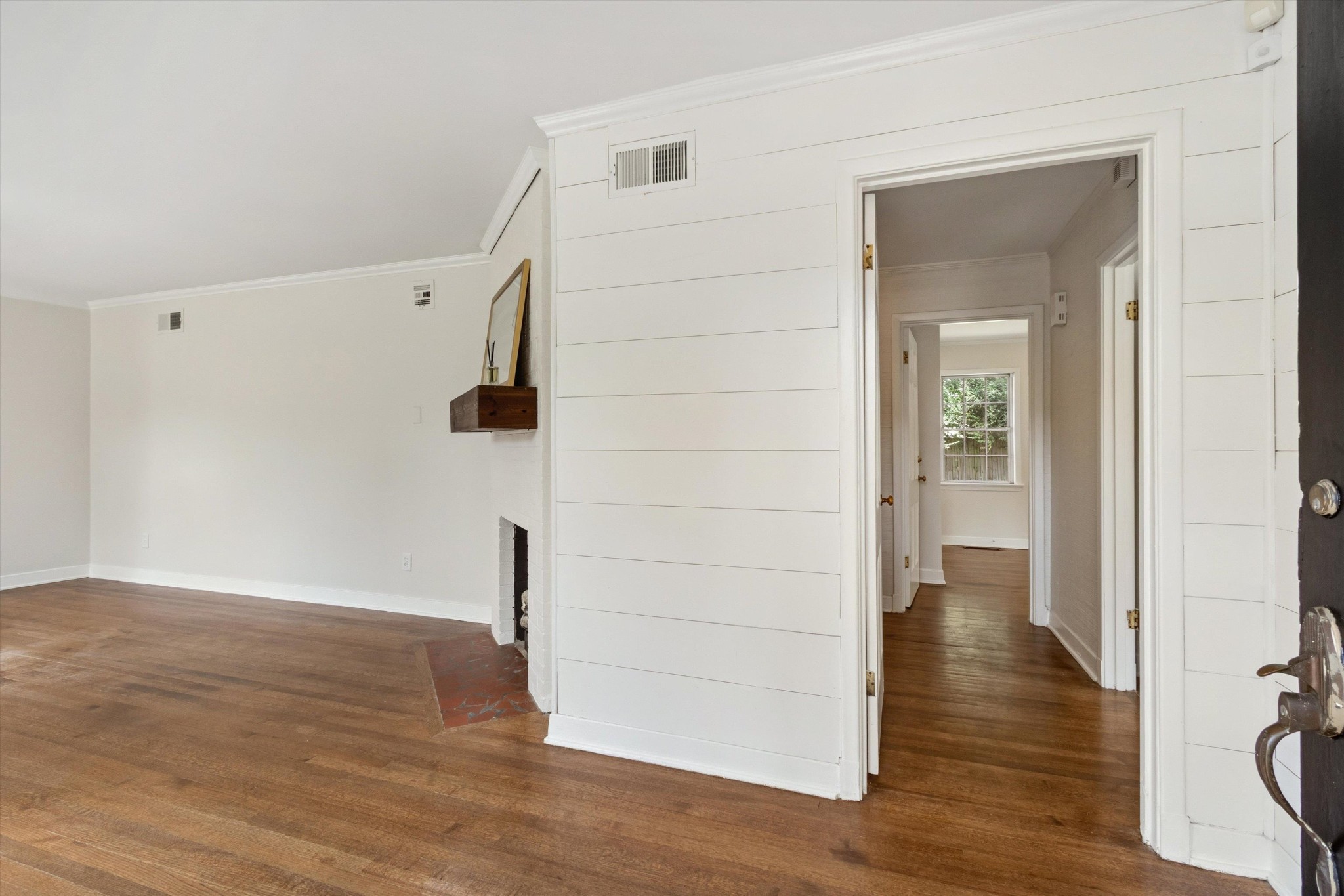 344 Chuckwood Road Memphis, TN 38117 - Photo 3 of 31 Gallery Image 3