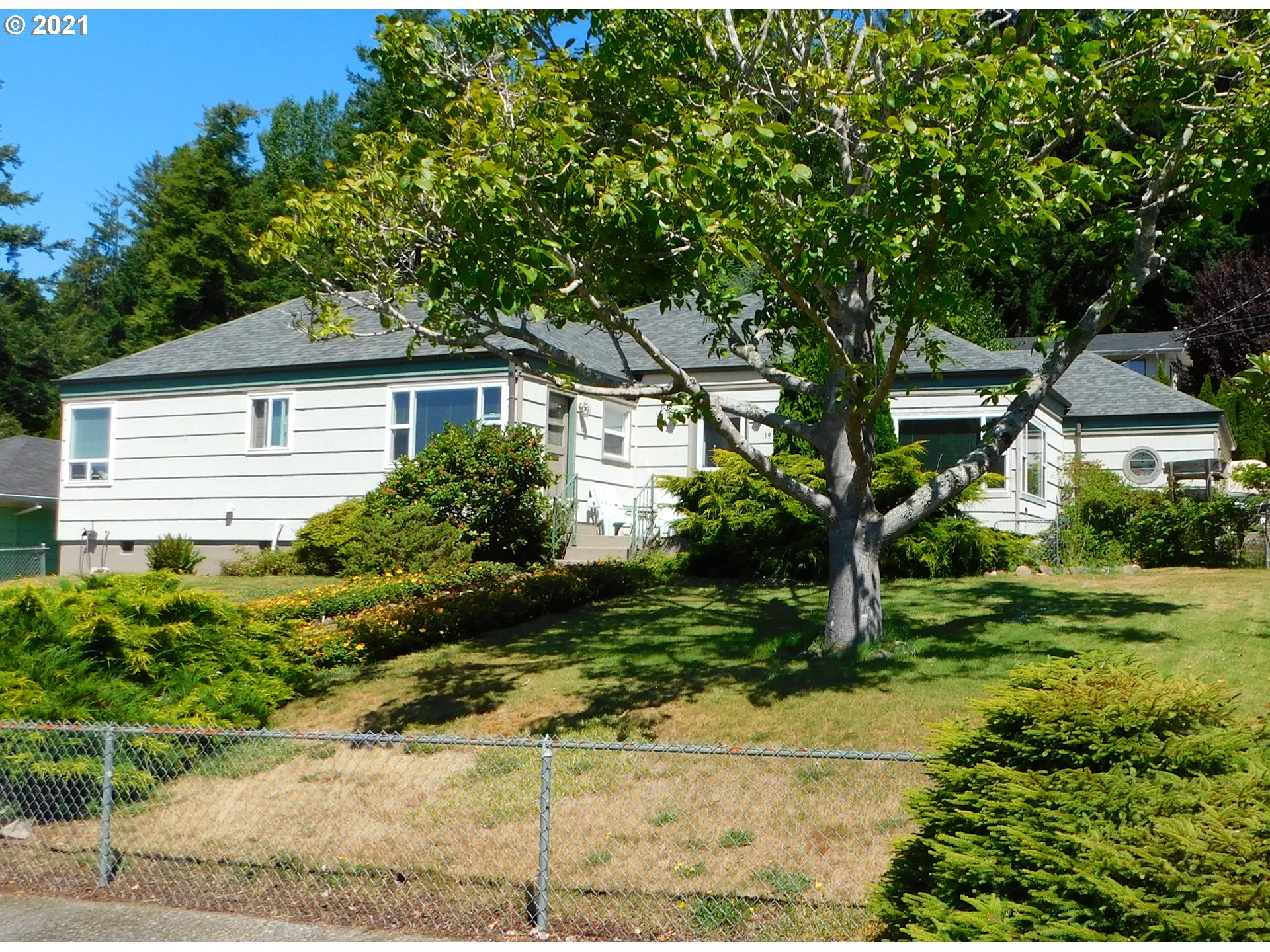 1913 Hawthorne Avenue Reedsport, OR 97467 - Photo 1 of 32 Gallery Image 1