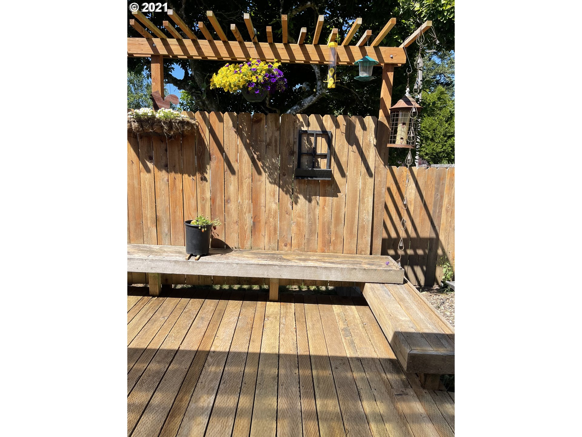 1913 Hawthorne Avenue Reedsport, OR 97467 - Photo 24 of 32 Patio
