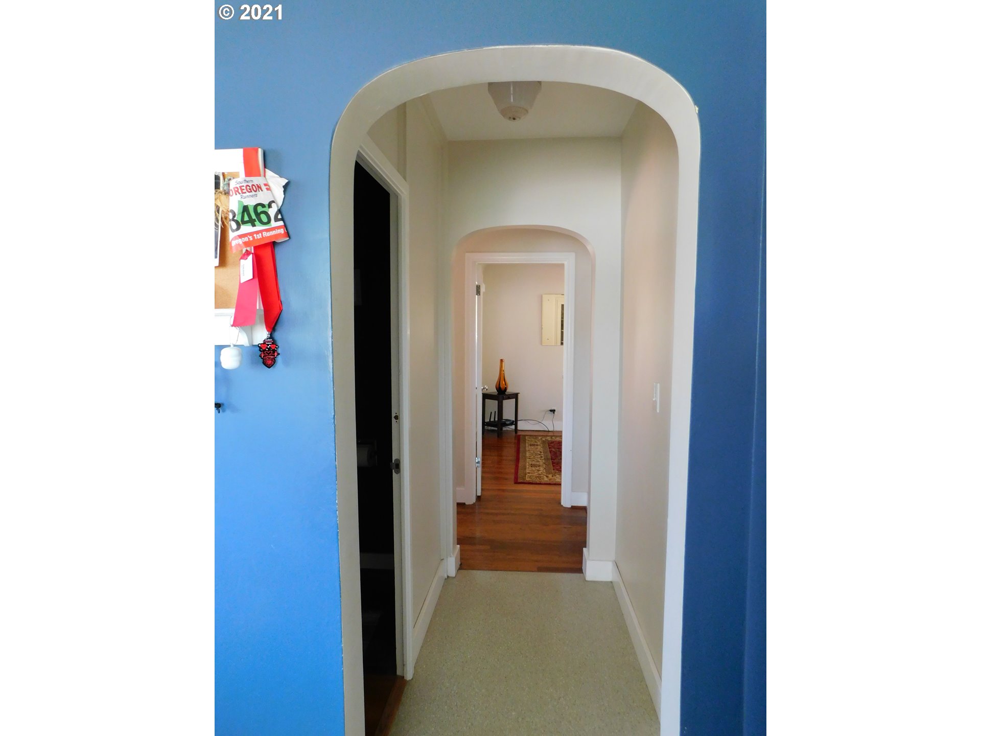 1913 Hawthorne Avenue Reedsport, OR 97467 - Photo 9 of 32 Hallway