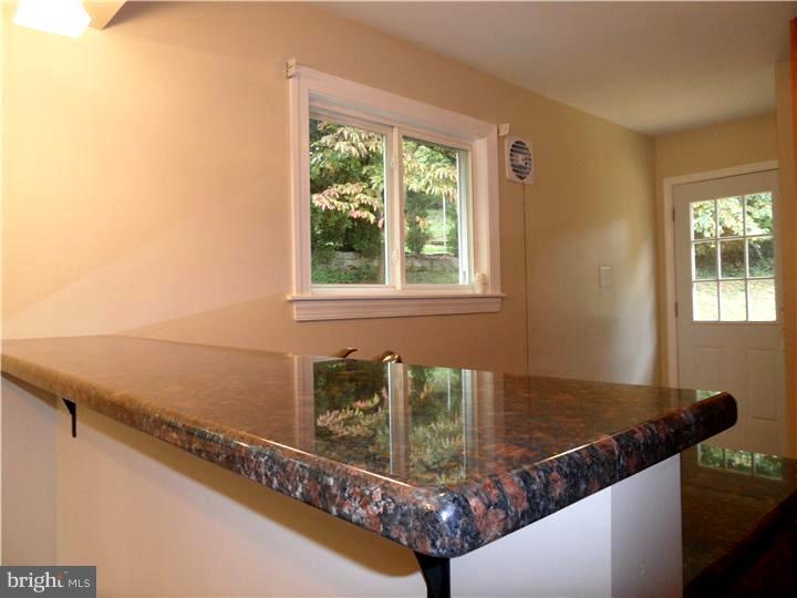 130 Brookhill Road Newtown Square, PA 19073 - Photo 6 of 21 Kitchen