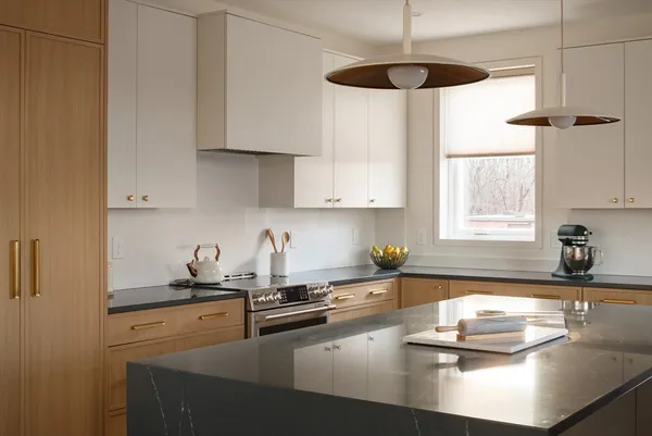 $2,495,000 | 17 Smith Place, Cambridge, MA 02138