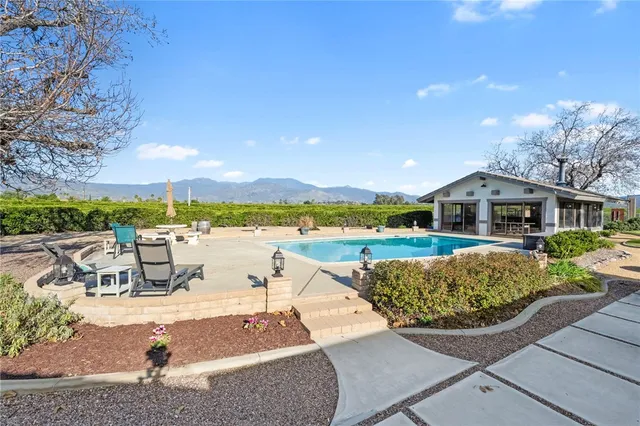 $1,025,000 | 26440 Old Agency Road, Hemet, CA 92544