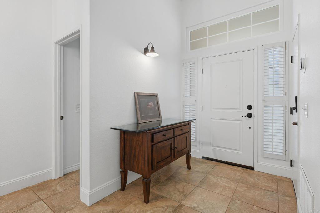 1701 Crystal Ridge Way Vista, CA 92081 - Photo 7 of 37