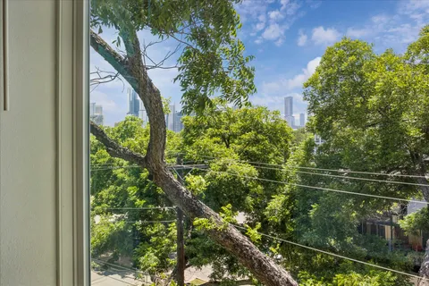 $2,550 | 1900 Barton Springs Road, Unit 4041, Austin, TX 78704