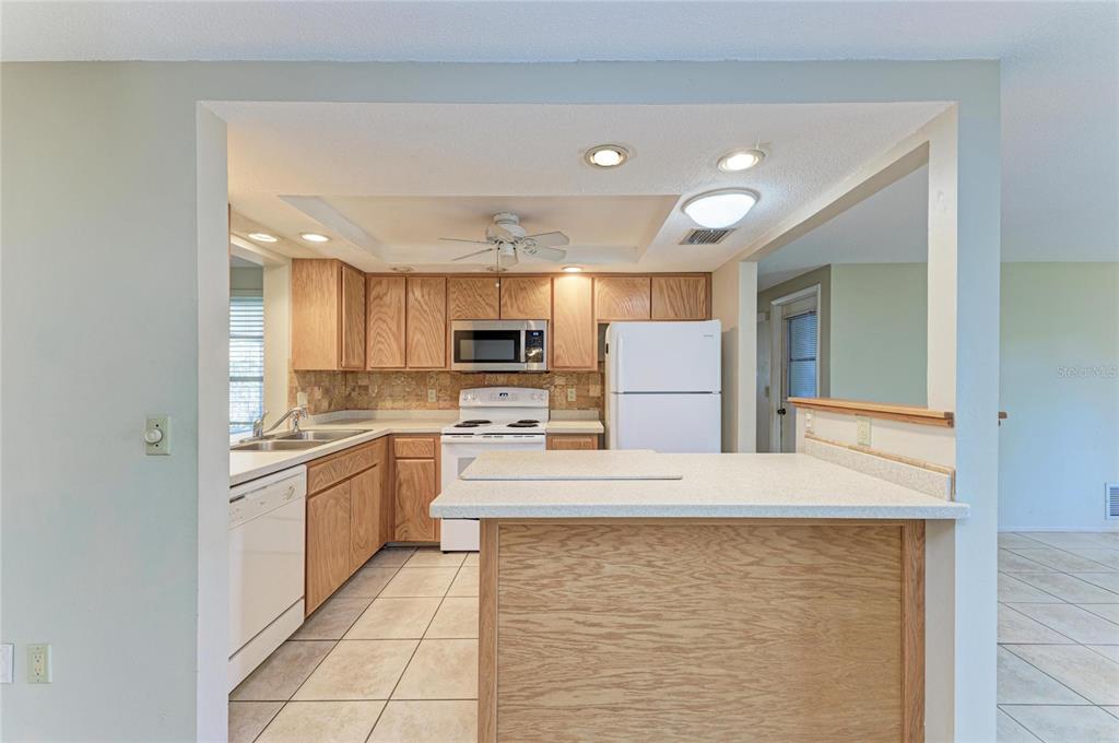 460 Grant Road Venice, FL 34293 - Photo 12 of 64