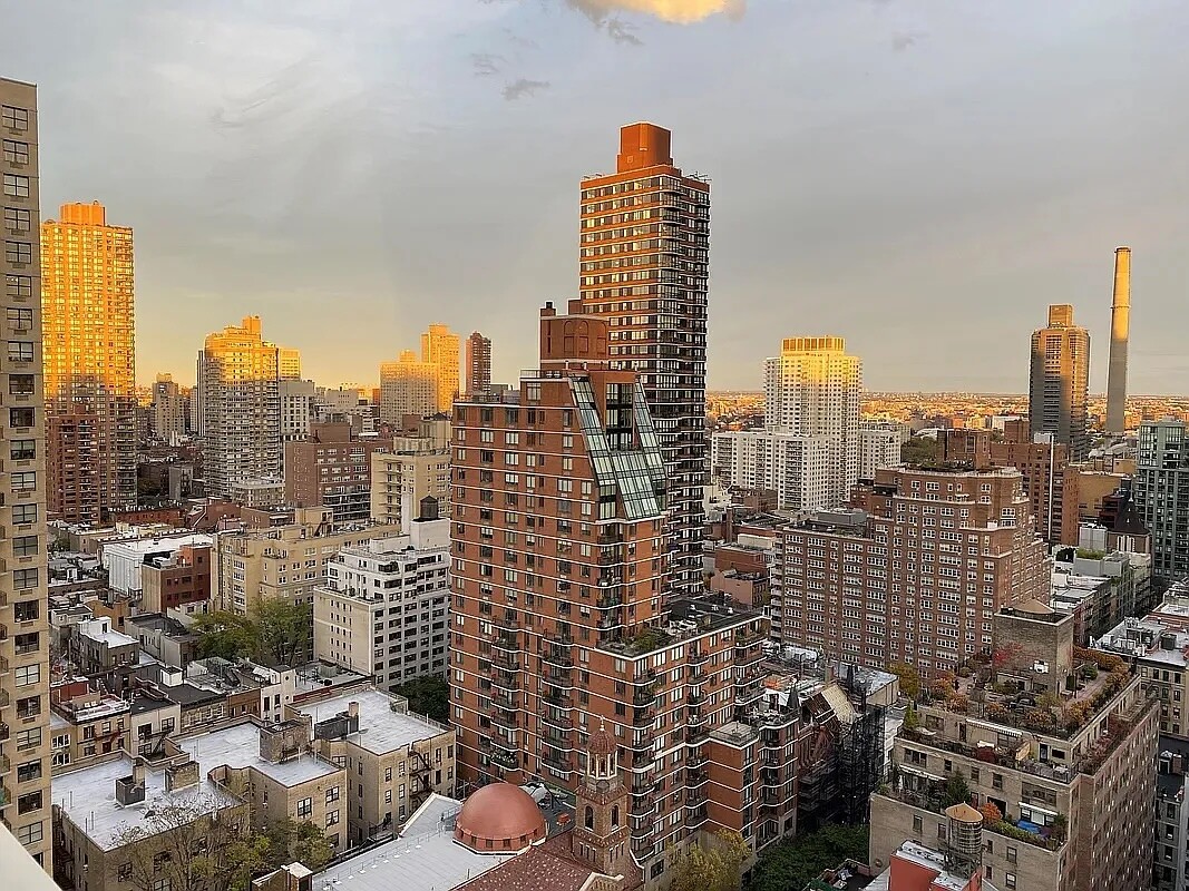 343 East 74th Street, Unit PH34D Manhattan, NY 10021 - Photo 8 of 14