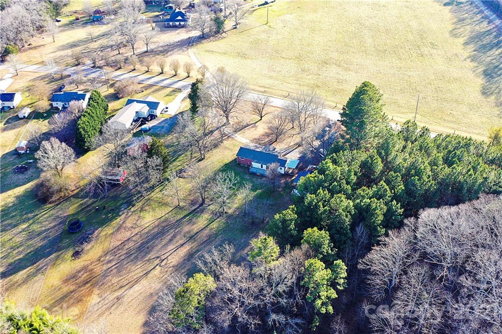 1040 Cameron Road York, SC 29745 - Photo 4 of 24 Gallery Image 4