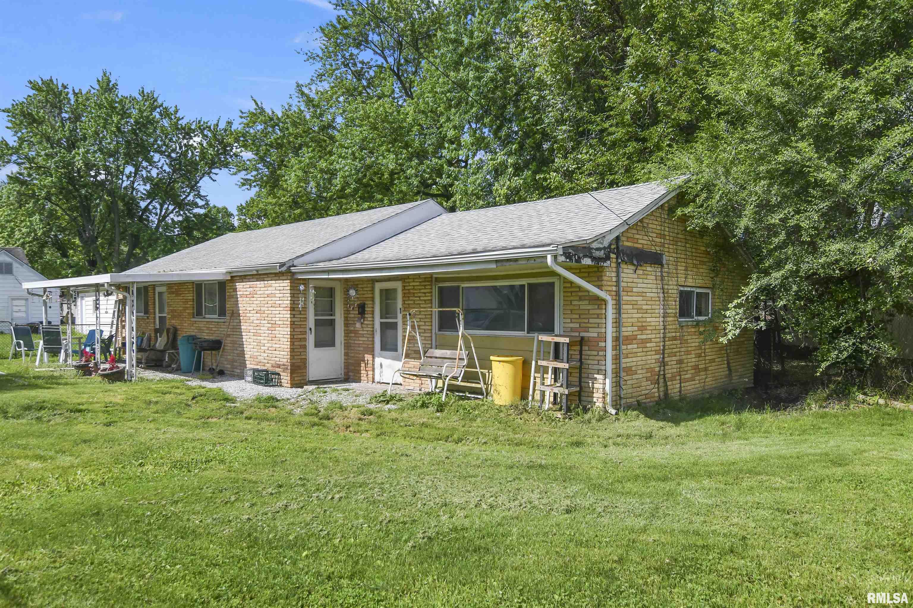 2 Richards Lane Springfield, IL 62702 - Photo 3 of 32