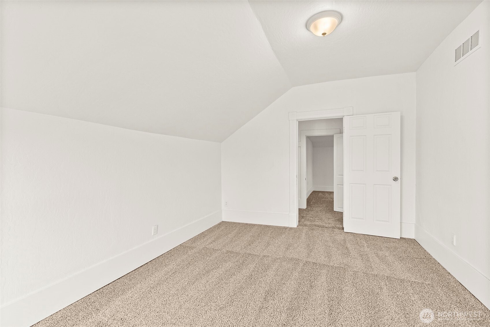 409 South 30th Street Tacoma, WA 98402 - Photo 28 of 37 a view of an empty room