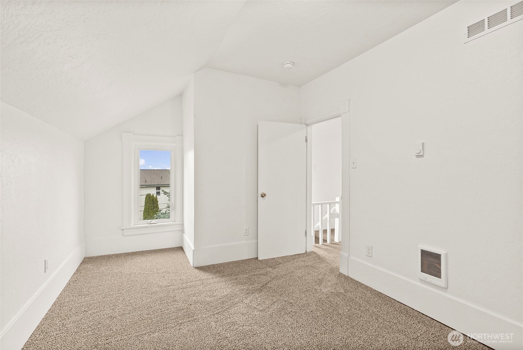 409 South 30th Street Tacoma, WA 98402 - Photo 32 of 37 a view of an empty room
