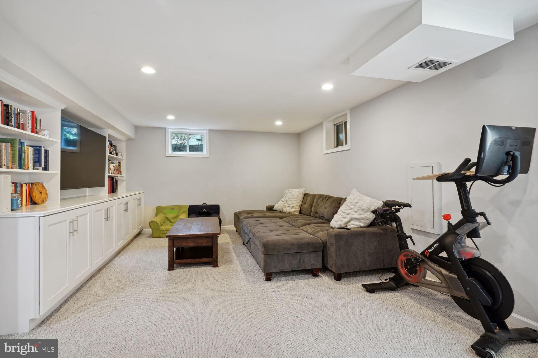 2005 Jamestown Road Alexandria, VA 22308 - Photo 15 of 34