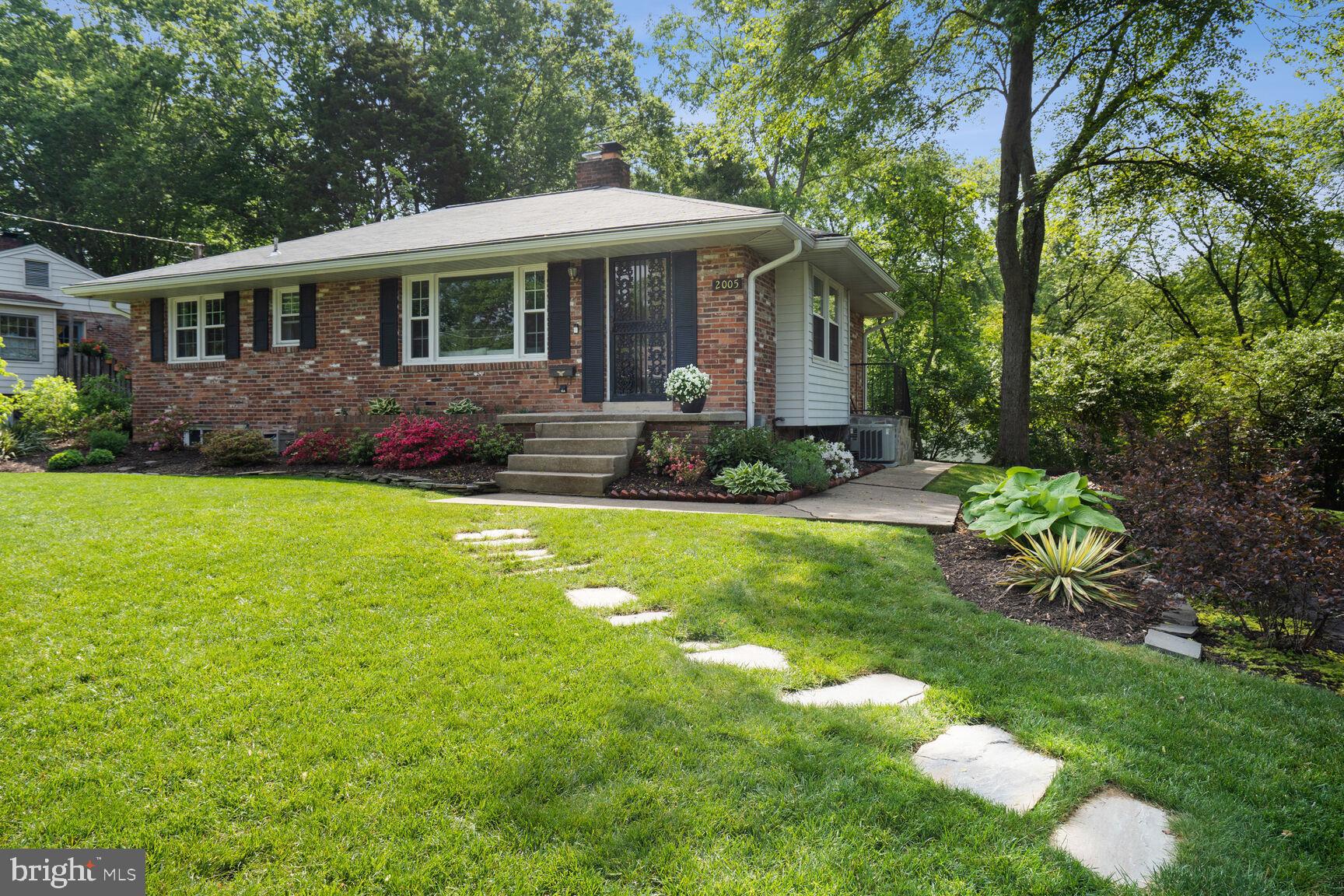 2005 Jamestown Road Alexandria, VA 22308 - Photo 3 of 34